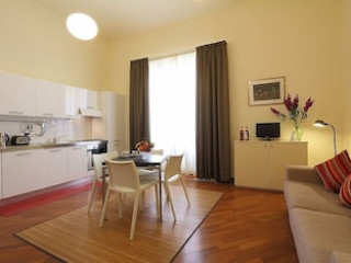 RELAIS MARTINEZ FLORENCE