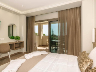 Remezzo Studios & Apartments