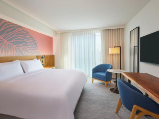 Renaissance Honolulu Hotel & Spa