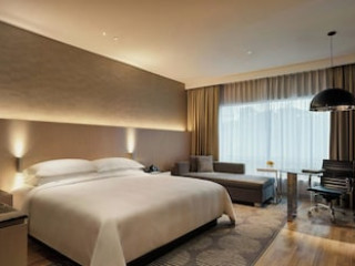 RENAISSANCE KUALA LUMPUR & CONVENTION CENTRE