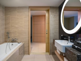 RENAISSANCE KUALA LUMPUR & CONVENTION CENTRE