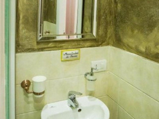 RESIDENZA CARLO III DI BORBONE
