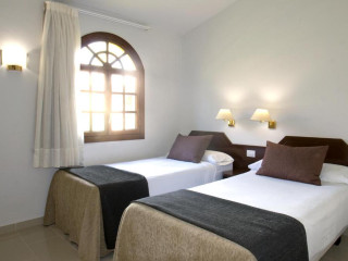 RESOL HOTEL (EX. LIZA MARY)