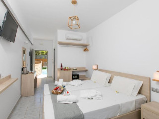 RESOL HOTEL LIZA MARY
