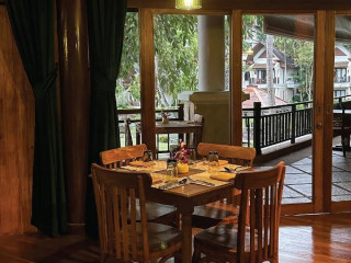 Rawi Warin Resort & Spa
