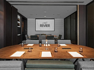 Revier Dubai Hotel