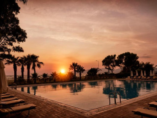 DELPHIN DELUXE HOTEL