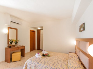 Rigas Hotel Skopelos