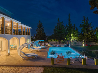Rivazzurra Luxury Villa
