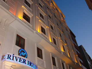 River Hotel