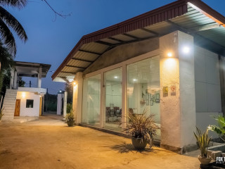 River Side Hotel Katunayake