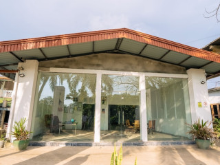 River Side Hotel Katunayake