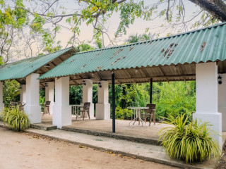 River Side Hotel Katunayake