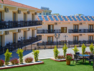 Riverside Garden Resort