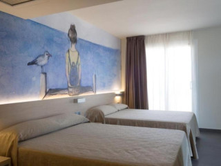 Riviera Hotel