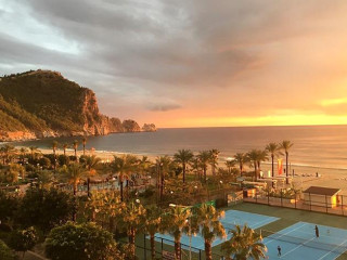 Riviera Hotel