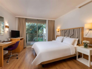 AQUILA RITHYMNA BEACH