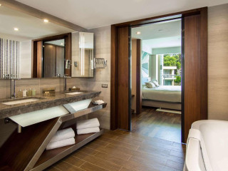 LARISSA SULTANS BEACH