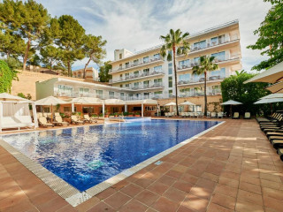 ROC Oberoy (Adults Only)