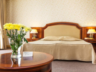 ROMANCE SPLENDID HOTEL