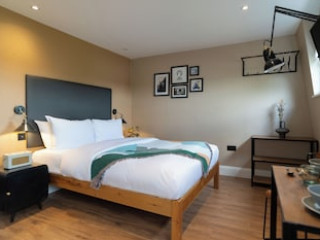 ROOM2 HAMMERSMITH