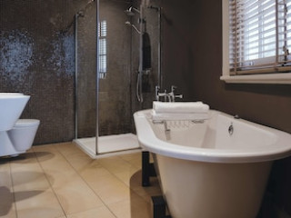 ROSE AND CROWN STOKE NEWINGTON