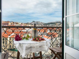 ROSSIO - CHIADO  LISBON CHEESE AND WINE APARTMENTS