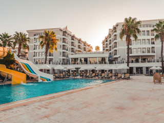 Royal Atlantis Beach Hotel