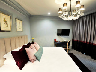 Royal Blue Hotel