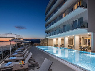 Royal Blue Hotel