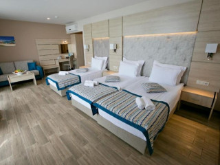 ROYAL GRAND HOTEL