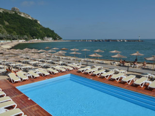 CHARM BEACH HOTEL