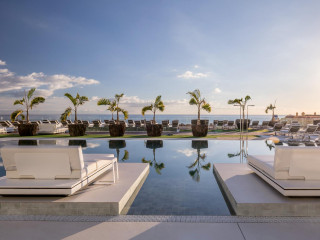 ROYAL HIDEAWAY CORALES SUITES