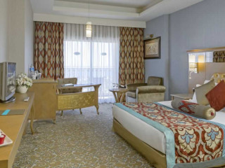 ROYAL HOLIDAY PALACE HOTEL