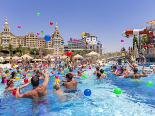 ROYAL HOLIDAY PALACE HOTEL