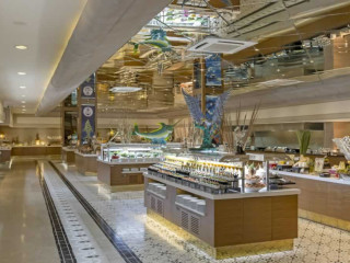 ROYAL HOLIDAY PALACE HOTEL