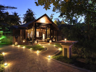 Royal Island Resort and Spa