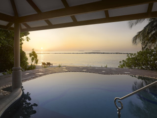 Royal Island Resort and Spa