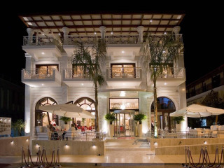 Royal Palace Resort & Spa
