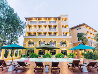 ROYAL PINEAPPLE HOTEL a welcome to wealth and good fortune