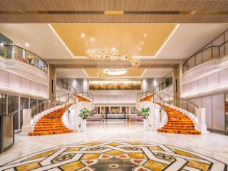 ROYAL PLAZA ON SCOTTS