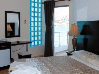 Royal Sarande Hotel