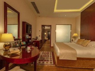 SHERWOOD EXCLUSIVE LARA