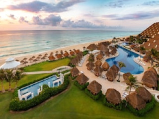 ROYAL SERVICE AT PARADISUS CANCUN ADULTS ONLY- ALL INCLUSIVE