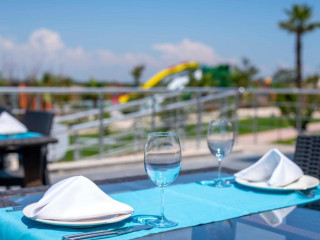 Royal Towers Hotel Lara