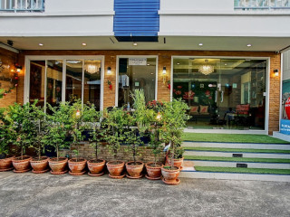 RUEN BATHONG BOUTIQUE