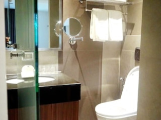 S33 COMPACT SUKHUMVIT (SHA)