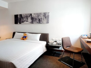 S33 COMPACT SUKHUMVIT (SHA)