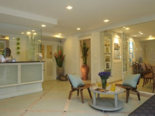 SABAI SATHORN SERVICED APARTMENT