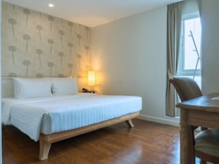 SABAI SATHORN SERVICED APARTMENT